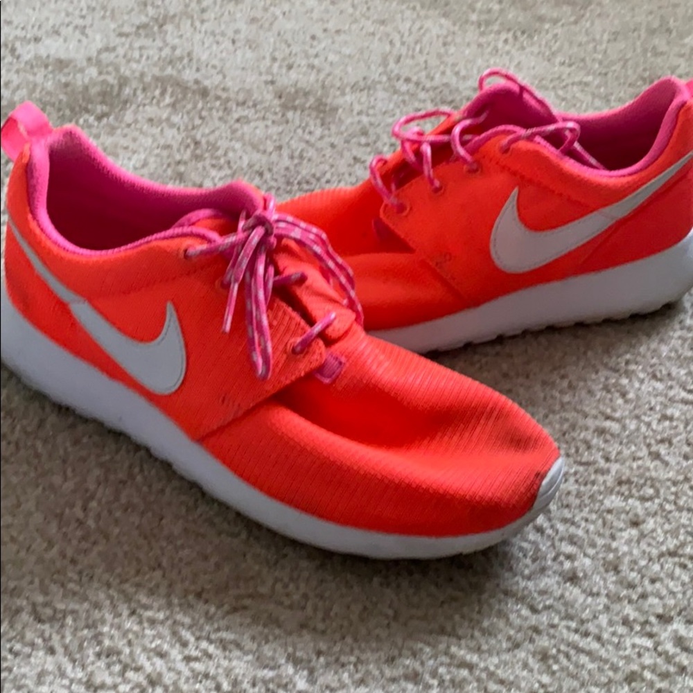 Nike roshe $19 Tuesday only